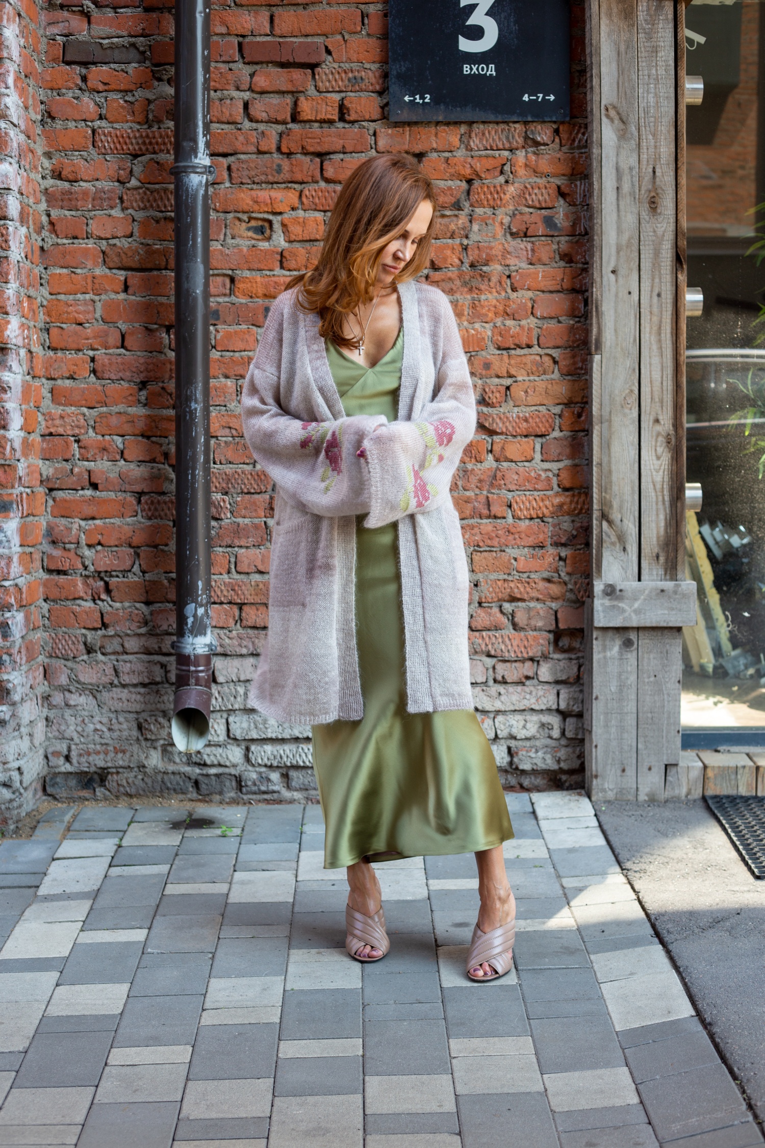 Кардиган с вышивкой