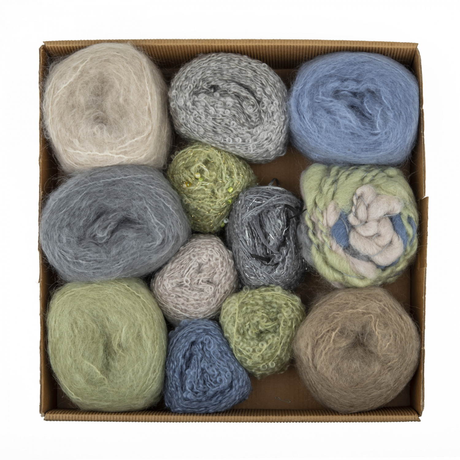 ADELE'S Magic mohair gift box набор на свитер PEBBLE BEACH