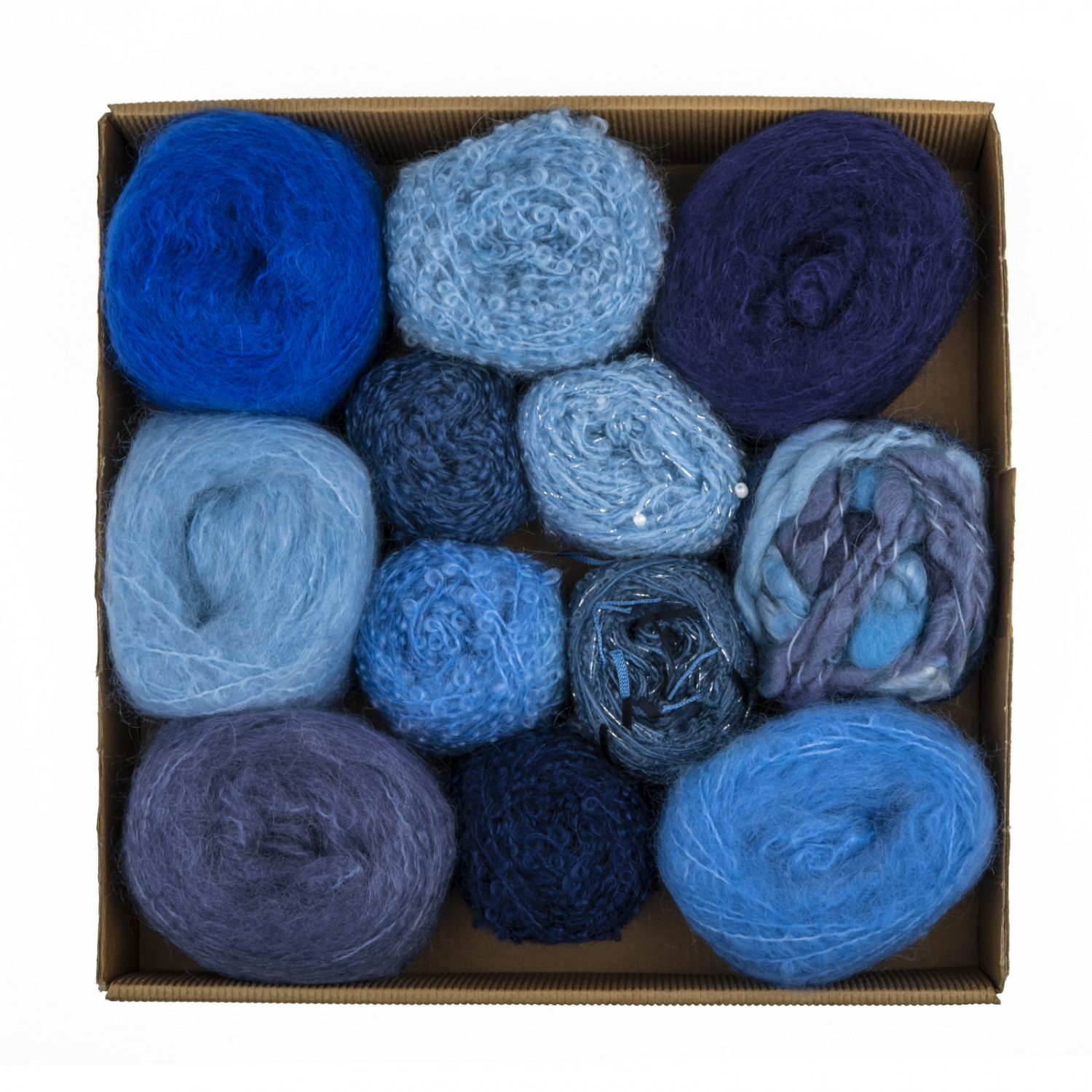 ADELE'S Magic mohair gift box набор на свитер MOODY BLUES